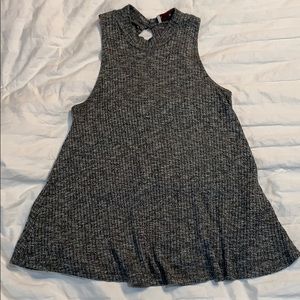 HOLLISTER FLOWY TANK TOP